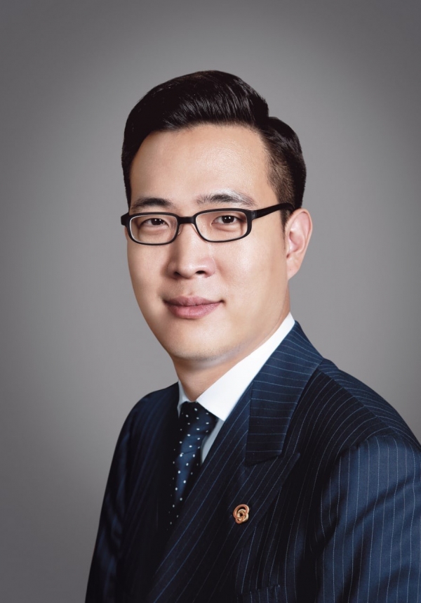 한화그룹 회장의 삼남인 김동선 한화솔루션 신사업전략실장이 전략본부장을 맡는다.